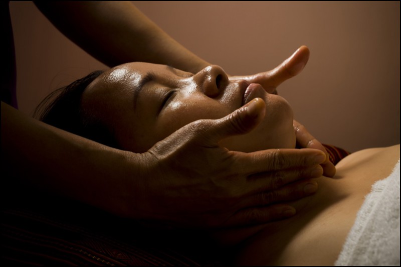 ANTI-STRESS MASSAGE OF FACE, HEAD AND DECOLLETE